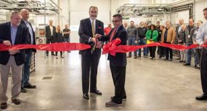 Ernest Gines (right), dean of business and technology for Tarrant County College South, with Kevin McNamara, Sr. VP and General Manager of LG Electronics Air Conditioning at LG Electronics USA, Inc. Electronics Air Conditioning at LG Electronics USA, Inc. at the ribbon cutting ceremony for the new VRF lab at Tarrant County College.